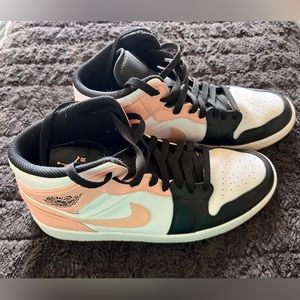 Jordan 1’s, pink/black/white